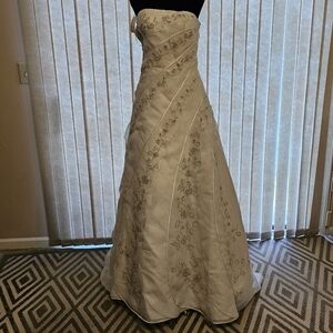 Ysa Makino White and Silver Wedding Dress